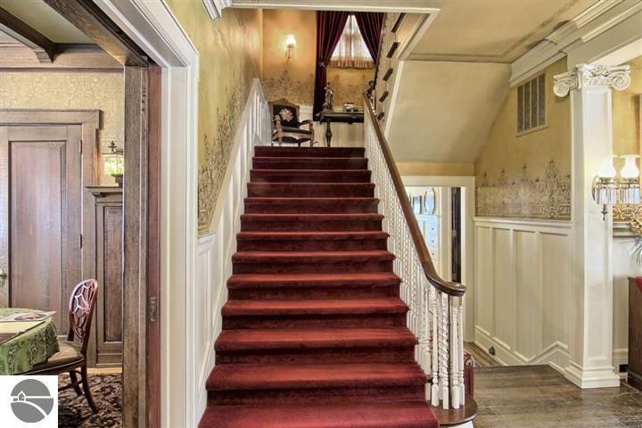 230 Wellington Street, Traverse City, MI 49686